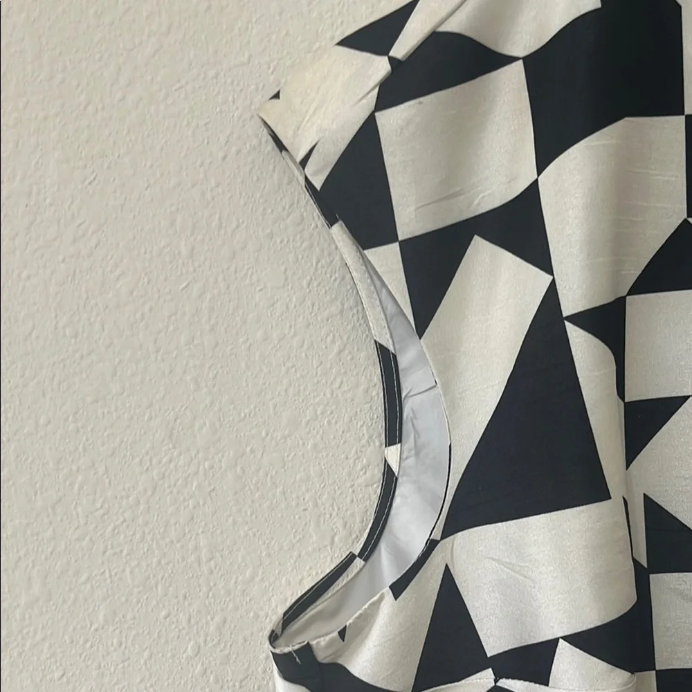 Zapelle Geometric Black and White Midi Dress - Picture 6 of 9